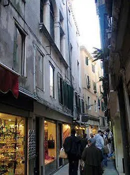 Ca' Del Duca Konukevi